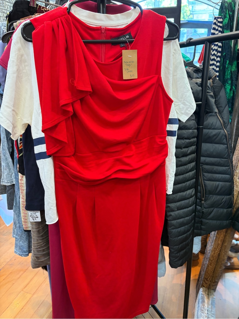 Elegant Red Sleeveless Draped Dress